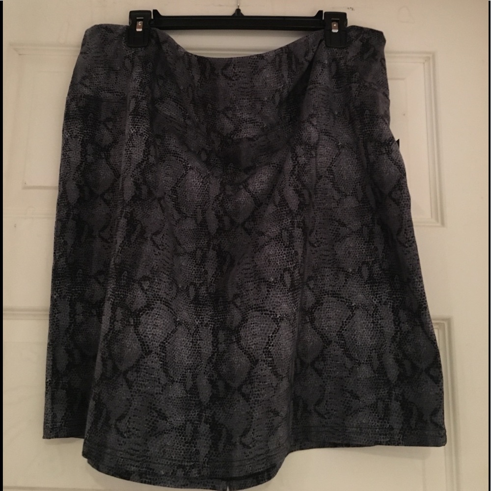 NWT Intro Tummy Control Pencil Skirt